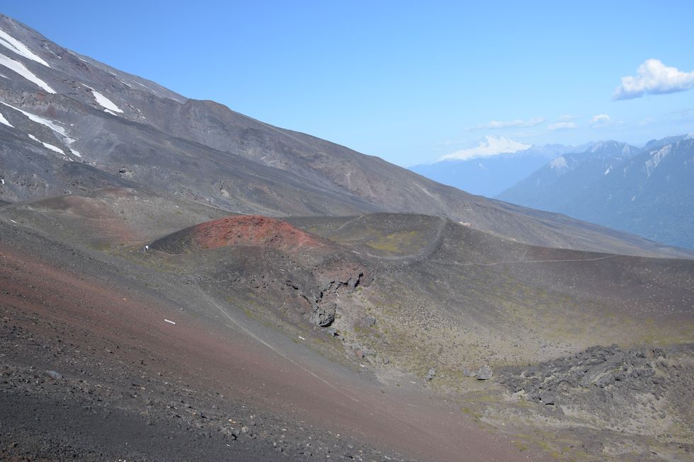 v053ap-0775-1-Vulkan-Osorno-Zum-Crater-Rojo-9-12-m.jpg