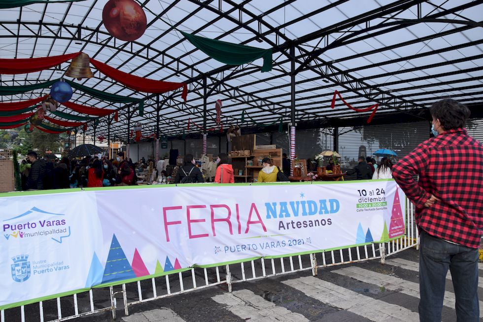 v070ap-0823-1-Puerto-Varas-Feria-Navidad-11-12-m.jpg