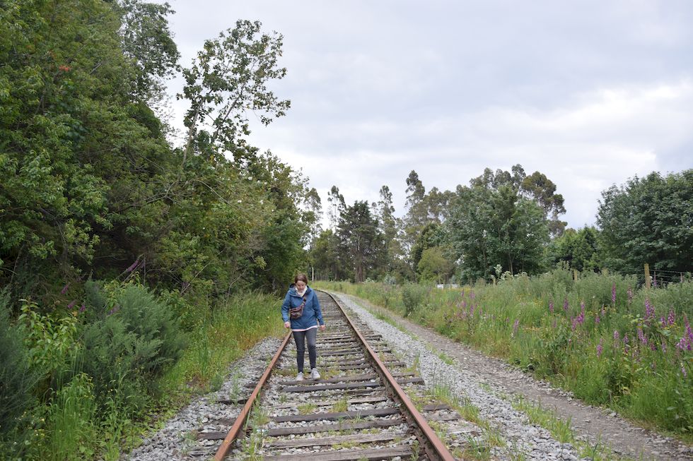 v074ap-0831-1-Puerto-Varas-Bahnschienen-Andrea-12-12-m.jpg