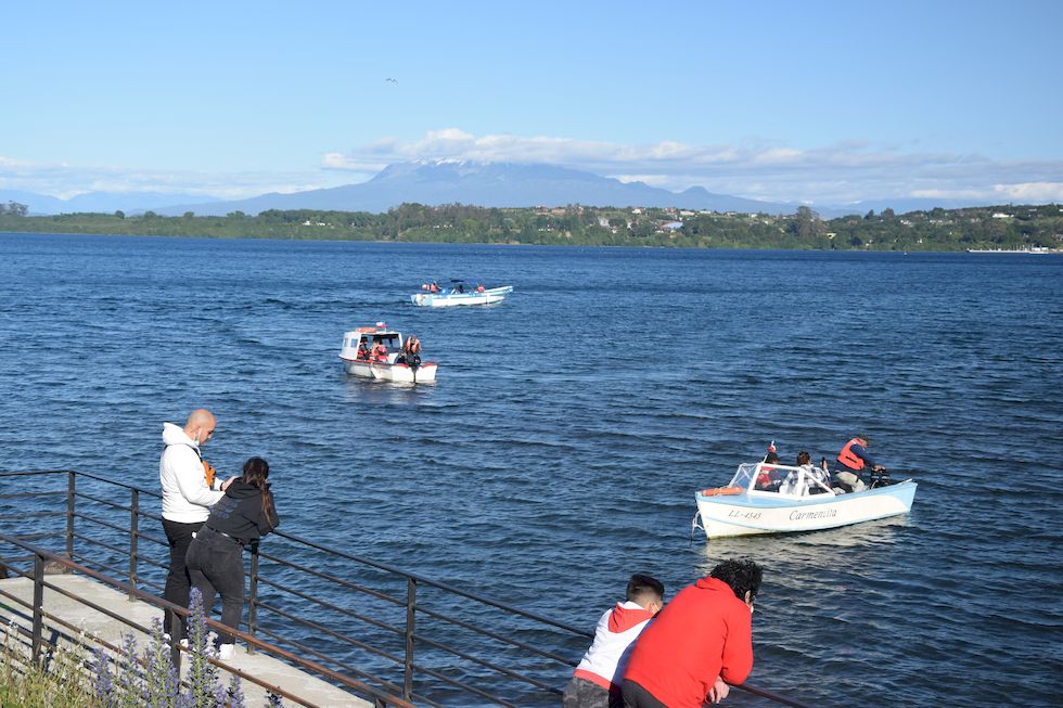 v077ap-0850-1-Puerto-Varas-Mole-Ausflugsboote-14-12-m.jpg