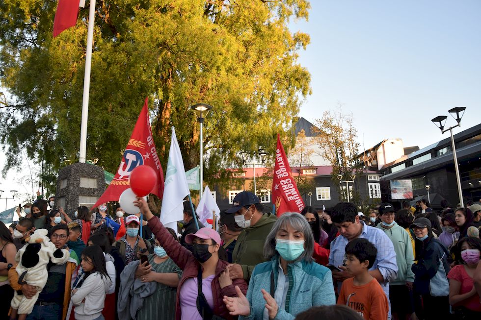 v103ap-1008-1-Puerto-Varas-Plaza-Elecciones-Boric-19-12-m.jpg