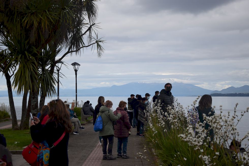 u037ap-0974-1-Puerto-Varas-Mole-7-11-m.jpg