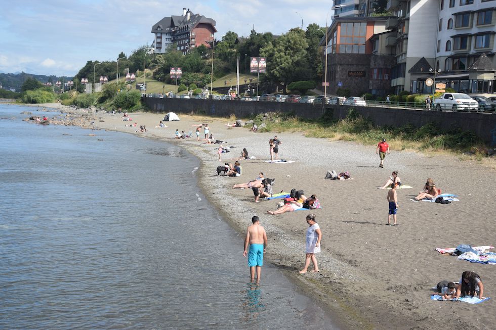 w018ap-0206-1-Puerto-Varas-Strand-bei-der-Mole-10-1-m.jpg