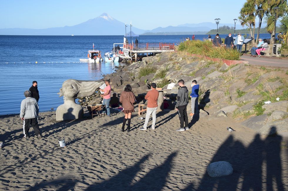 w075ap-0490-1-Puerto-Varas-Mole-11-2-m.jpg