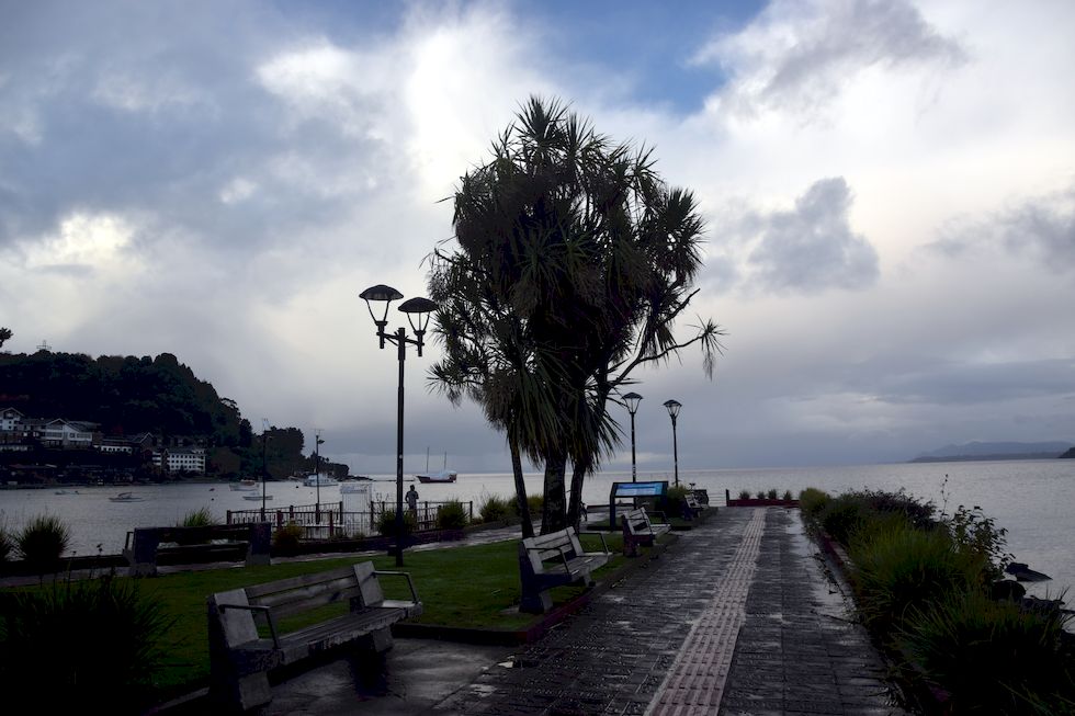 x090ap-0152-1-Puerto-Varas-Regen-Mole-24-4-m.jpg