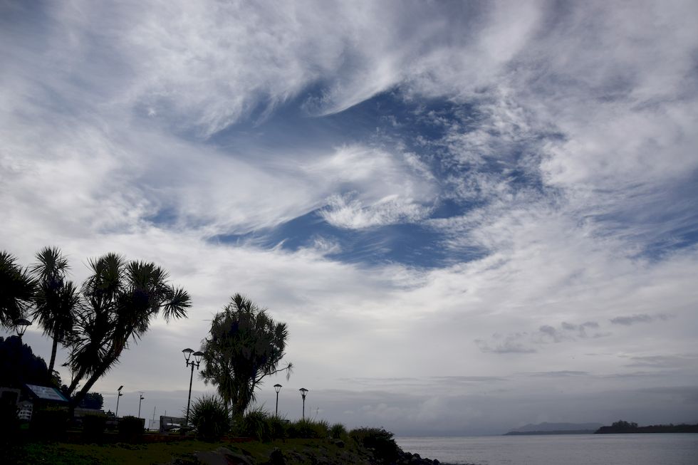 y031ap-0323-1-Puerto-Varas-Mole-blauer-Himmel-20-5-m.jpg