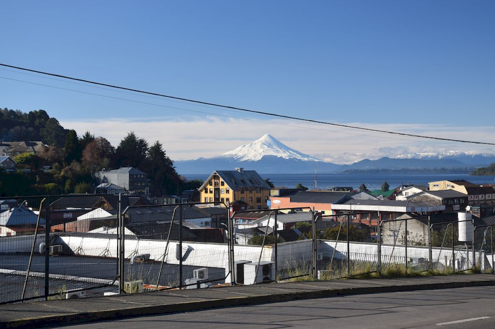 z025ap-0719-1-Puerto-Varas-Street-15-7-m.jpg