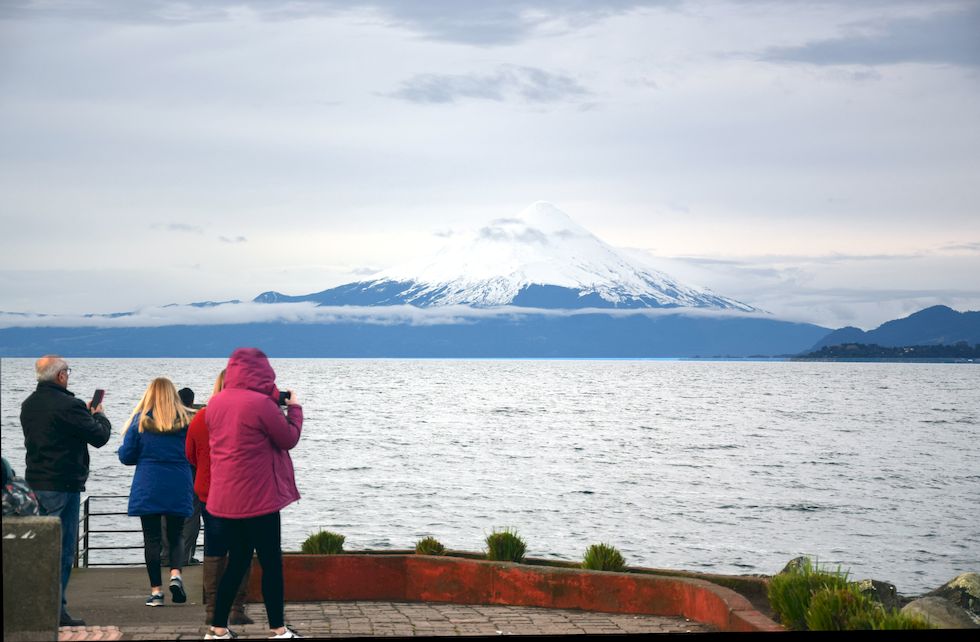 z036ap-0770-1-Puerto-Varas-Mole-Osorno-24-7-m.jpg