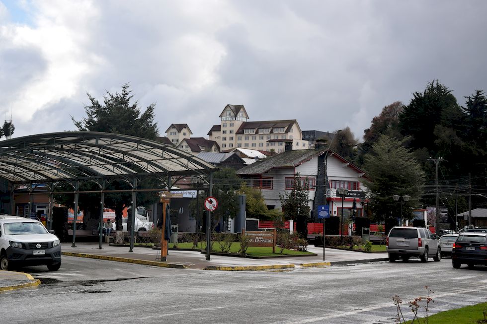 z072ap-0944-1-Puerto-Varas-Plaza-Walker-Martinez-16-8-m.jpg