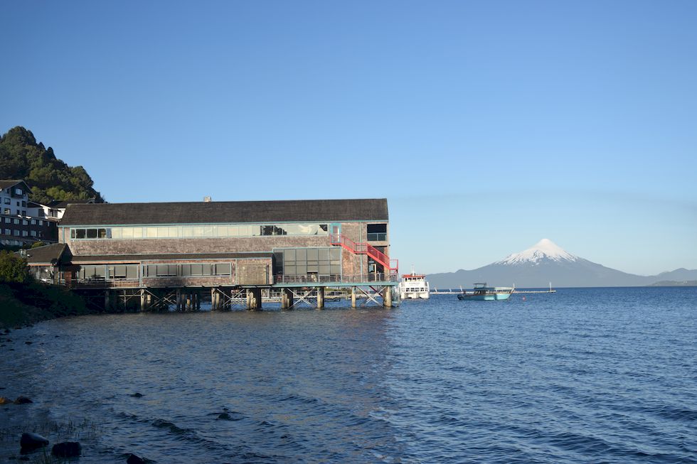 B047ap-0907-1-Puerto-Varas-Lago-Llanquihue-Restaurant-26-11-m.jpg