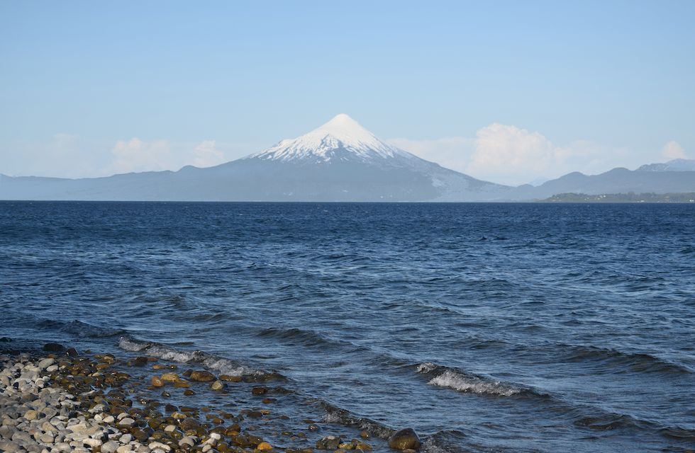 B048ap-0910-1-Puerto-Varas-Mole-27-11-m.jpg