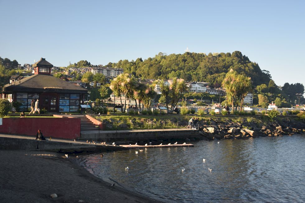 B051ap-0926-1-Puerto-Varas-Mole-Casa-de-Turista-30-11-m.jpg