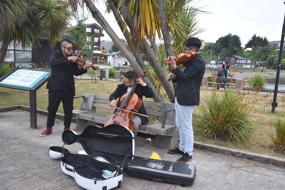 C033-0304-1-Puerto-Varas-Mole-Musikanten-20-1-m.jpg