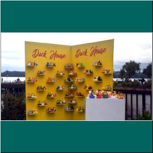 Puerto Varas, Duck-House-Stand an der Costanera, 21.1.23