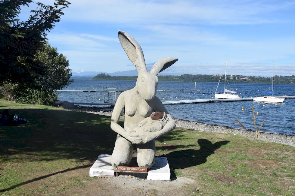 D045-0906-1-Puerto-Varas-Costanera-Skulptur-20-3-m.jpg