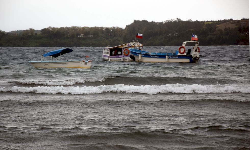 D079ap-1054-1-Puerto-Varas-Lago-Llanquihue-Wellen-5-4-m.jpg