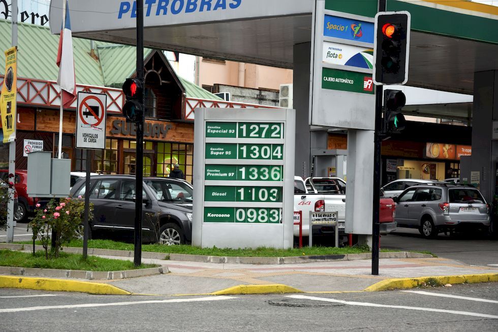 D081ap-1062-1-Puerto-Varas-Benzinpreise-6-4-m.jpg