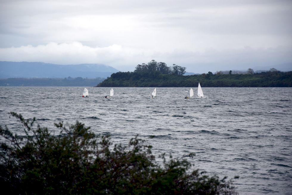 E98ap-0605-1-Puerto-Varas-Lago-Llanquihue-Segler-30-6-m.jpg