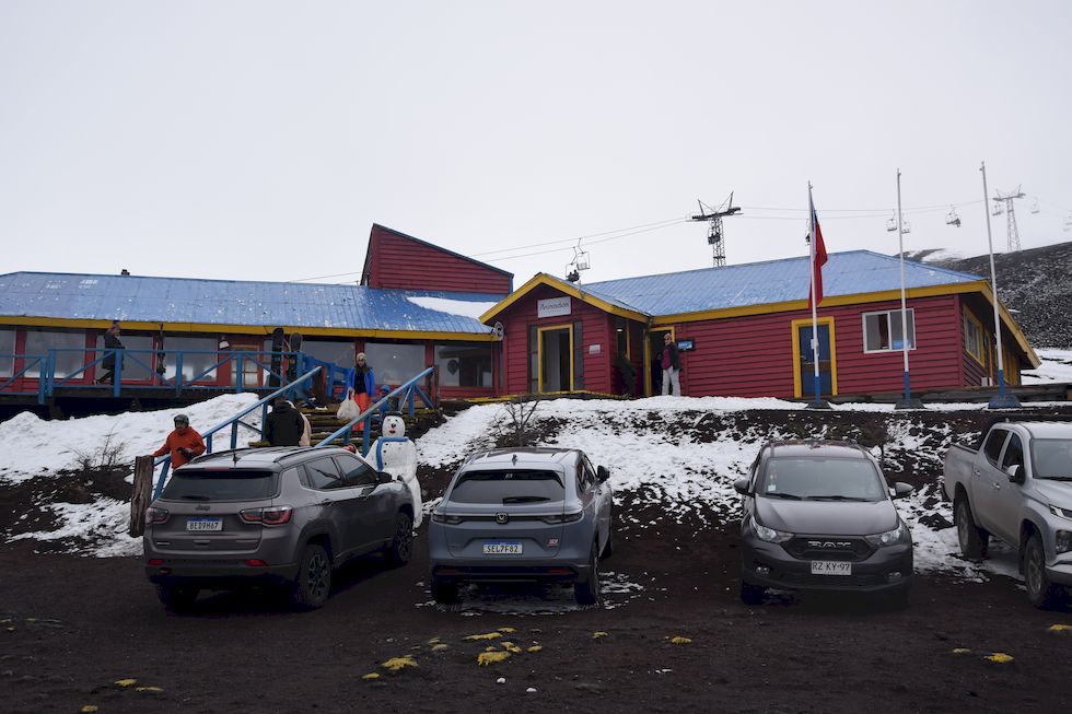 G055ap-0455-1-Puerto-Varas-Vulkan-Osorno-Cafeteria-23-9-m.jpg