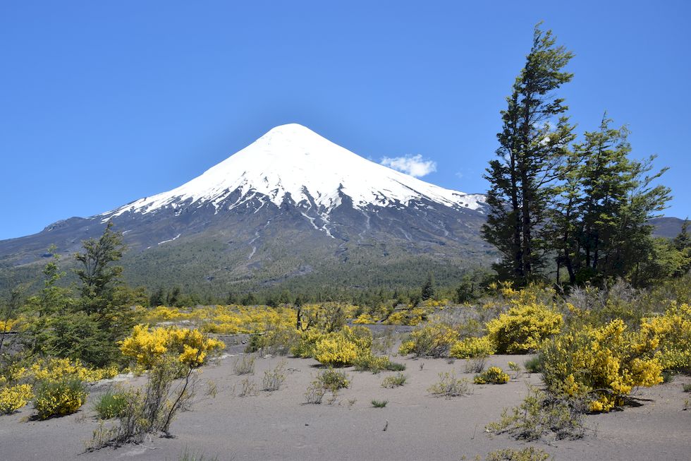 H059ap-0224-1-Puerto-Varas-Petrohue-Osorno-3-12-m.jpg