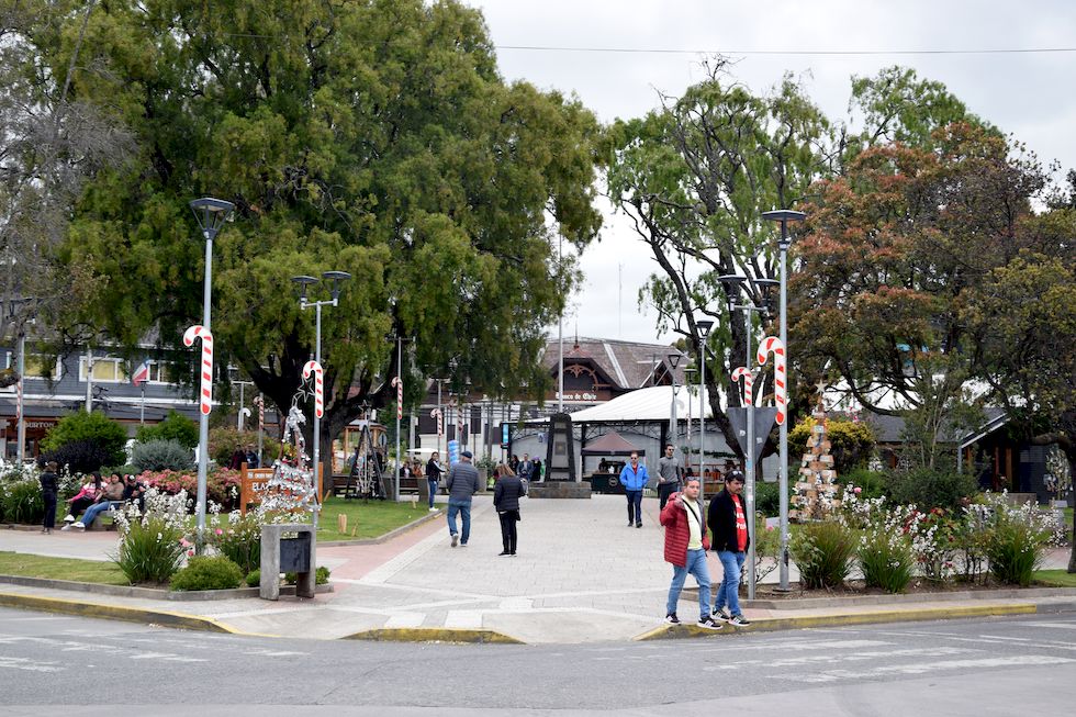 H068ap-0254-1-Puerto-Varas-Plaza-8-12-m.jpg