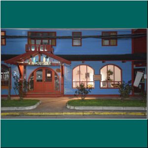 Hosteria Outsider und Floreria am Abend, 29.4.20.20