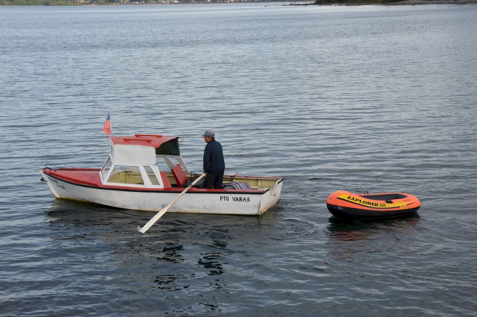 k50ap-0785-1-Lago-Llanquihue-kleines-Boot-2-3-m.jpg