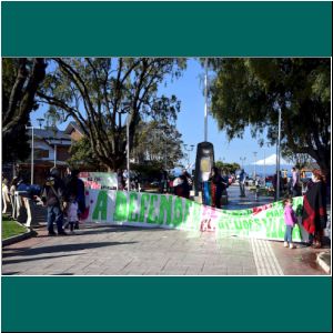 Demo an der Plaza zum 12.Oktober in Puerto Varas, 11.10.20