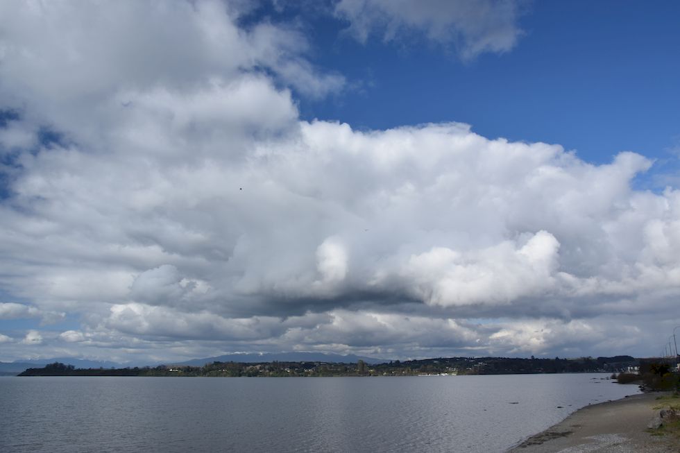 n12ap-0604-1-Costanera-Wolken-22-9-m.jpg