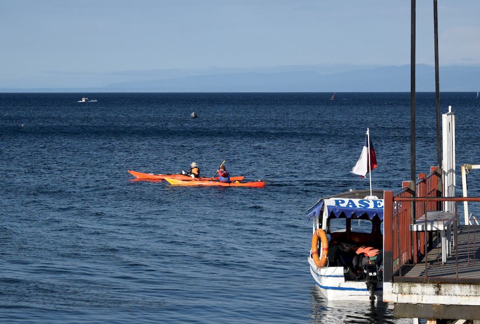 o12ap-1057-1-Lago-Llanquihue-2-Kajaks-8-11-m.jpg