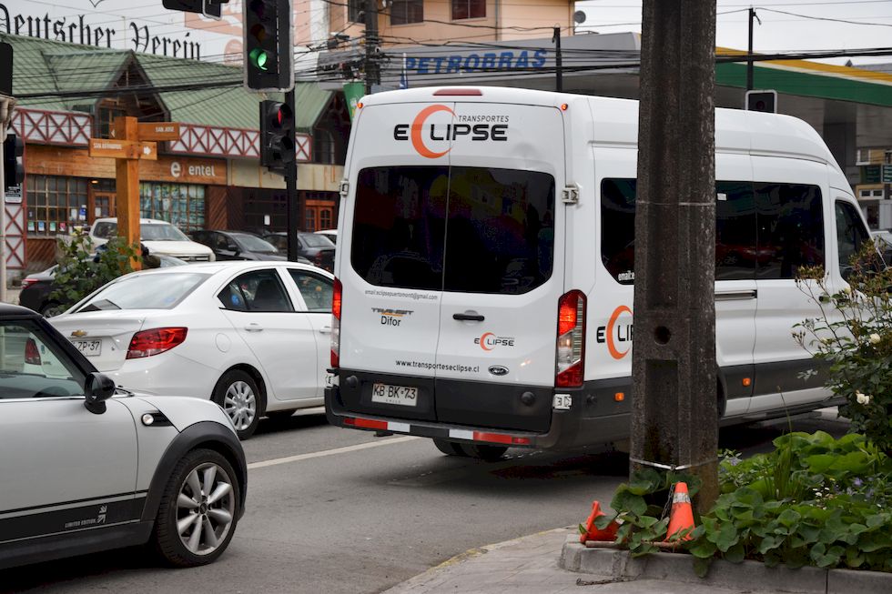 o34ap-0119-1-Puerto-Varas-Kleinbus-H1-Eclipse-20-11-m.jpg