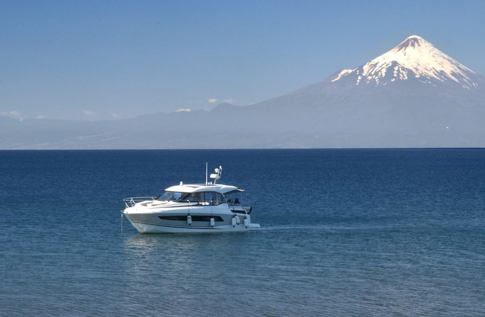 p98ap-0004-1-Lago-Llanquihue-Yacht-26-2-m.jpg