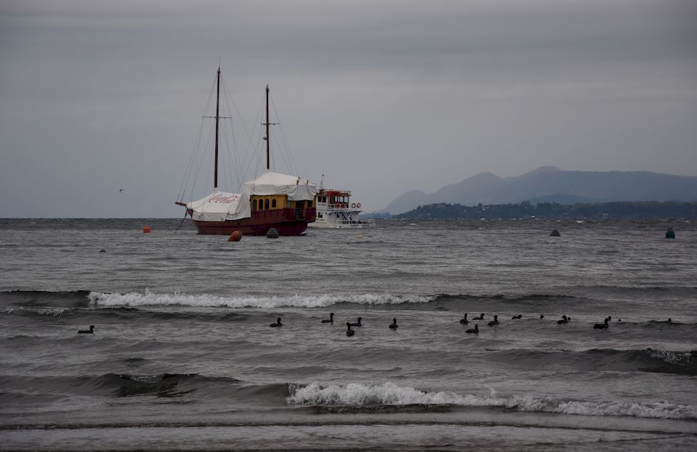 q105ap-0457-1-Lago-Llanquihue-Boote-Regen-22-4-m.jpg