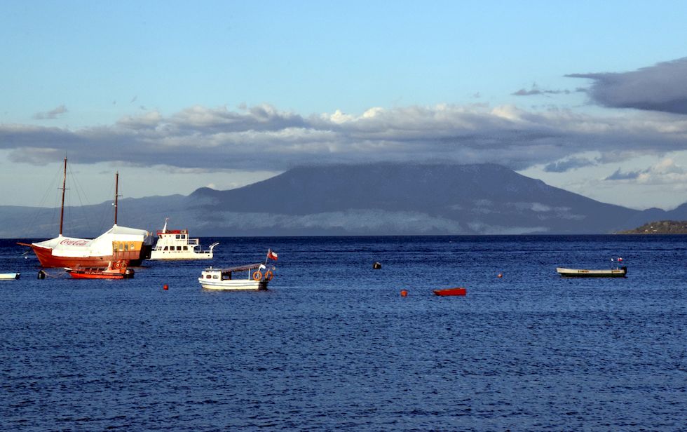 q13ap-0072-1-Lago-Llanquihue-Boote-9-3-m.jpg