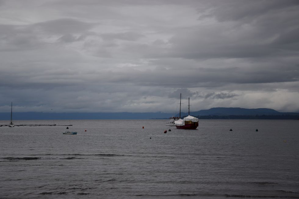 r01ap-0530-1-Lago-Llanquihue-Regen-Boote-1-5-m.jpg