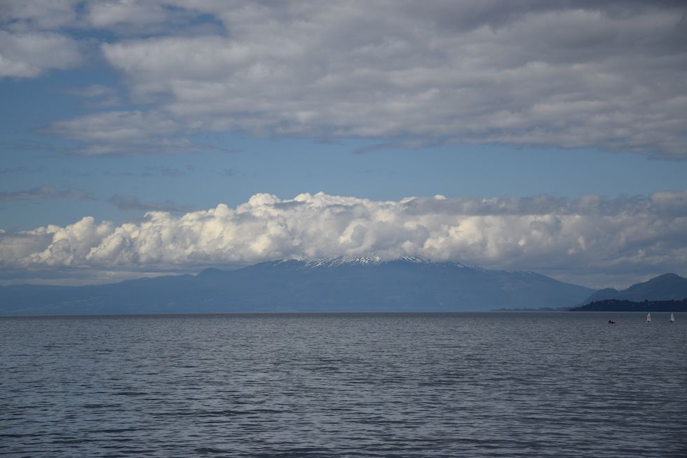 t17ap-0441-1-Osorno-in-Wolken-9-9-m.jpg