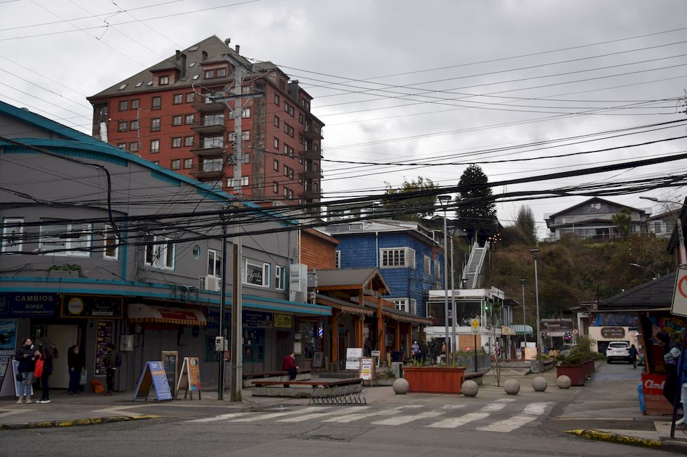 t21ap-0463-1-Puerto-Varas-Street-11-9-m.jpg