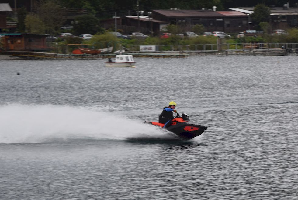 t81ap-0715-1-Lago-Llanquihue-Schnellboot-22-10-m.jpg