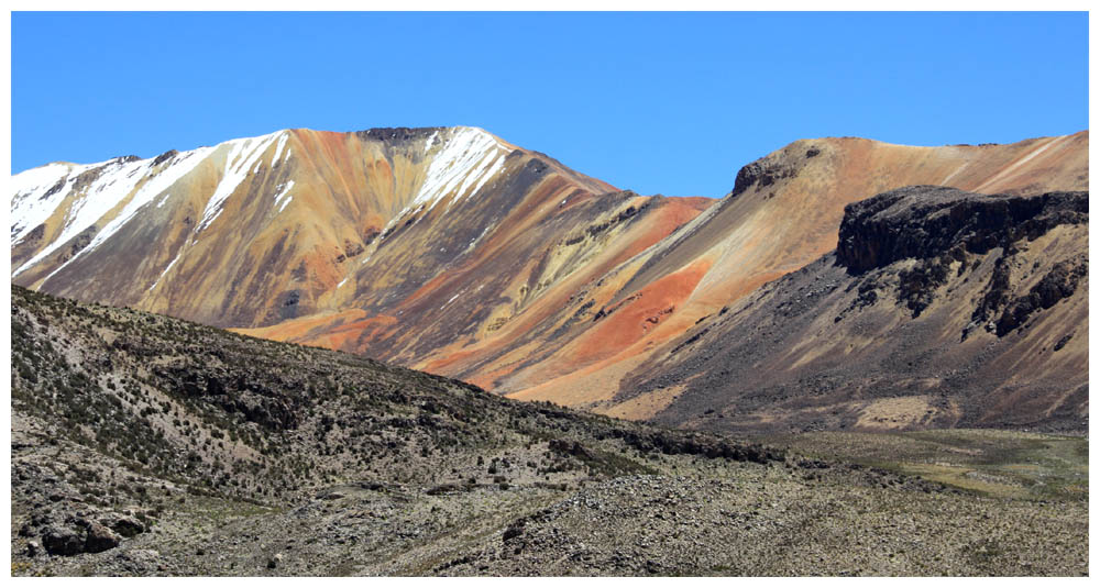 Putre, Cerro de Colores - Suriplaza