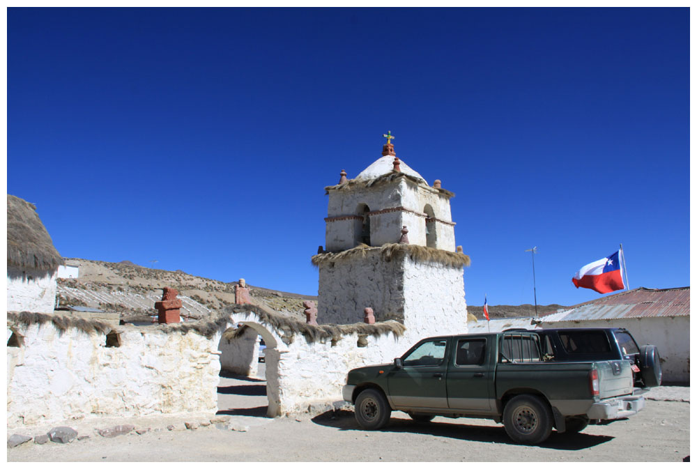 Parinacota, Kirche