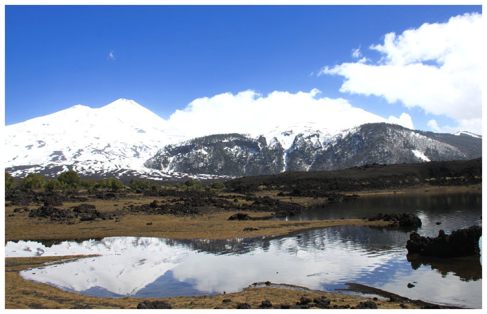 Vulkan Llaima und Laguna Verde