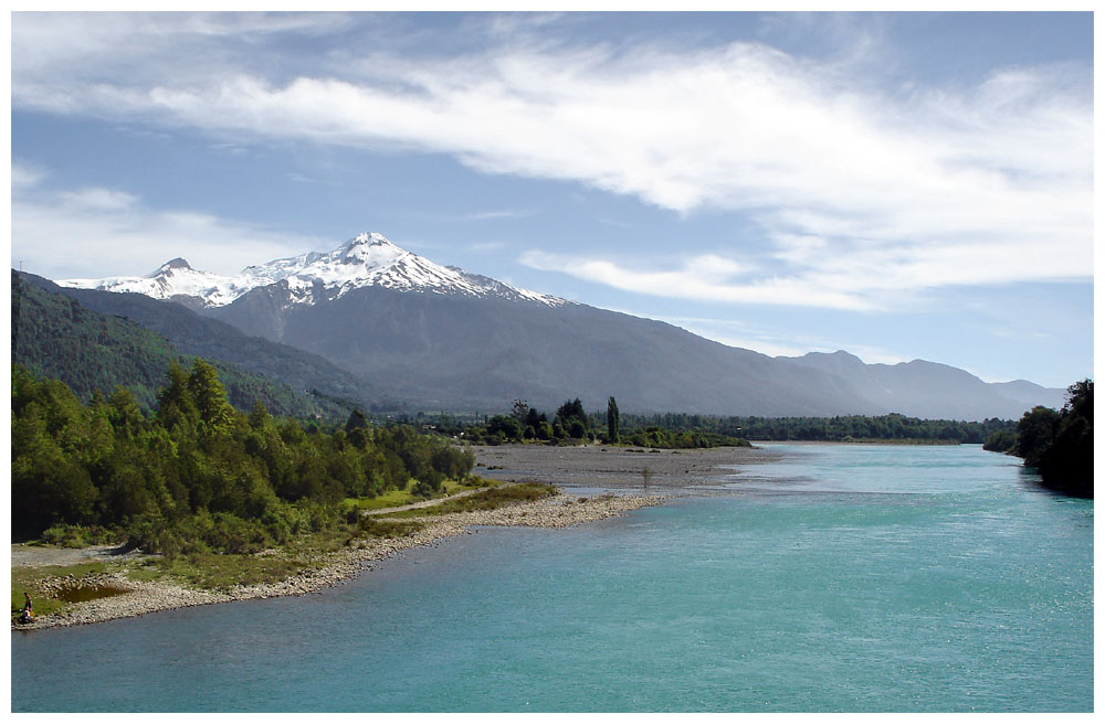 Río Puelo, Vulkan Yate