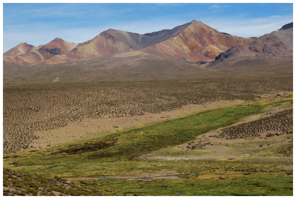 Bunte Berge im Lauca Nationalpark