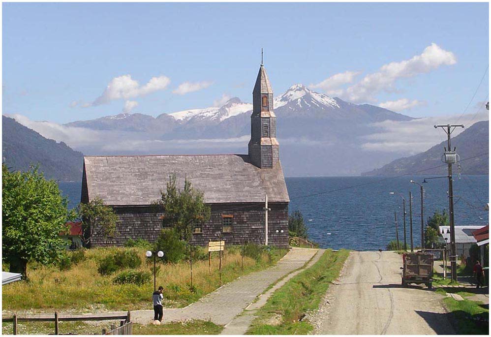 Cochamó mit Reloncaví-Fjord und Vulkan Yates