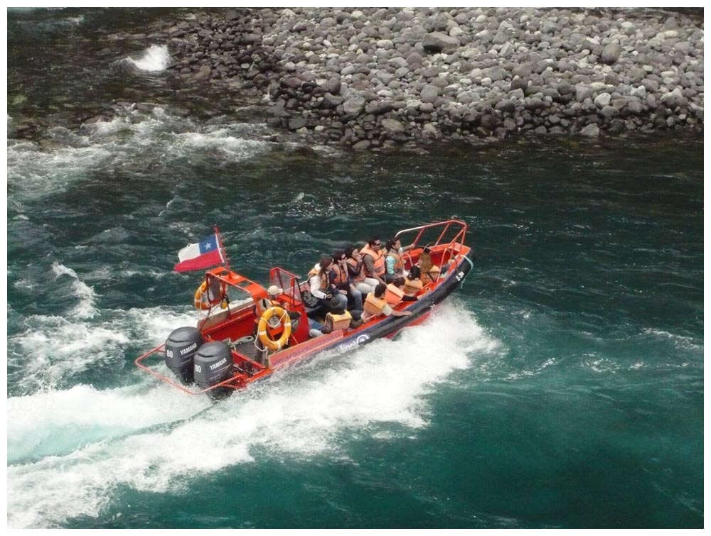 Jetboat bei den Saltos de Petrohué