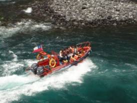 Jetboat bei den Saltos de Petrohué