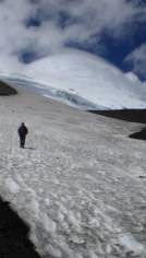 Arvid im Abstieg vom Vulkan Osorno