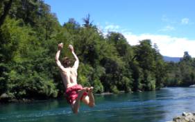 Der Rio Petrohue bei den Termas de Ralún