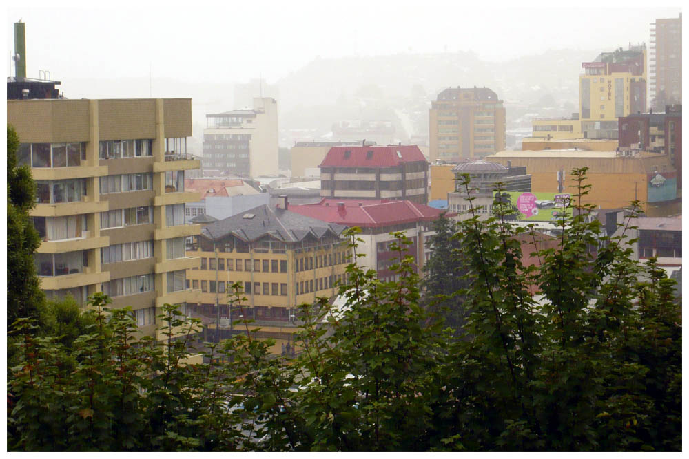 Puerto Montt im Nebel