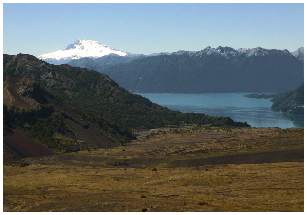 Blick vom Paso Desolación auf den Cerro Tronador und den Lago Todos los Santos